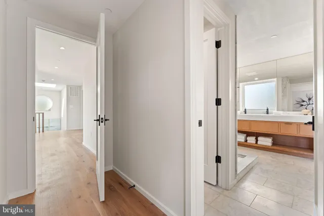 $2,500,000 | 21 Overbeck Alley Northeast, Washington, DC 20002