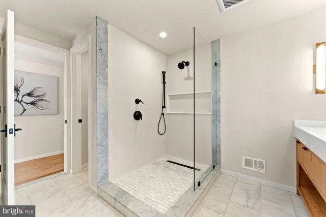 $2,500,000 | 21 Overbeck Alley Northeast, Washington, DC 20002