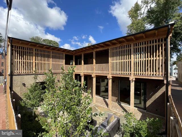 $2,500,000 | 21 Overbeck Alley Northeast, Washington, DC 20002