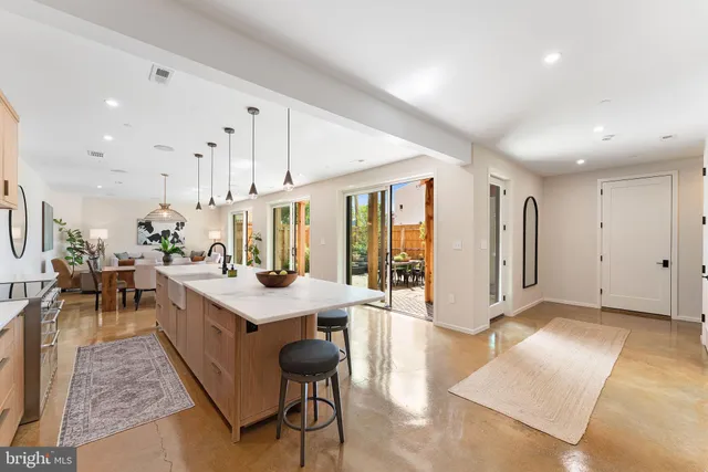 $2,500,000 | 21 Overbeck Alley Northeast, Washington, DC 20002