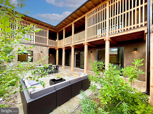 $2,500,000 | 21 Overbeck Alley Northeast, Washington, DC 20002