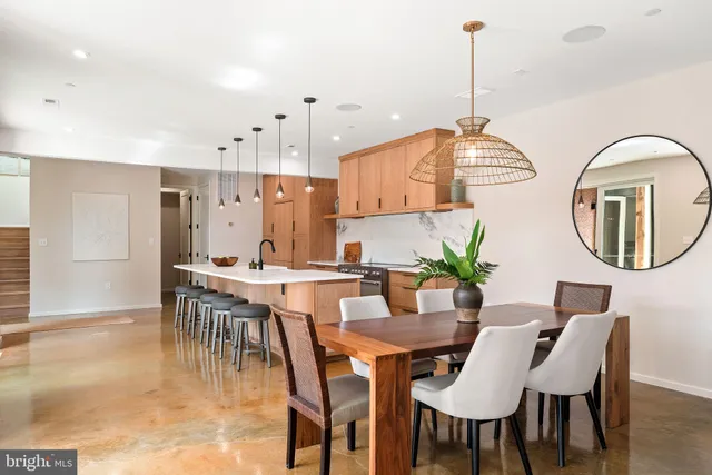 $2,500,000 | 21 Overbeck Alley Northeast, Washington, DC 20002