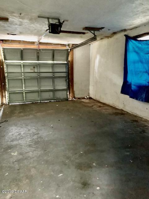 1076 Hampton Road Daytona Beach, FL 32114 - Photo 8 of 9 Garage