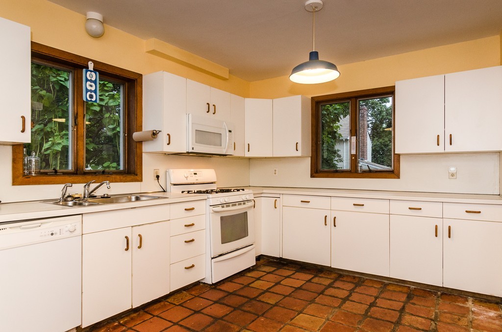 18 Lodge Road Belmont, MA 02478 - Photo 7 of 13 Gallery Image 7