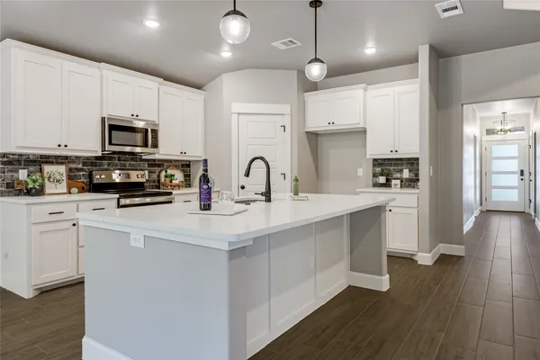 $469,900 | 2605 Truman Drive, Lago Vista, TX 78645