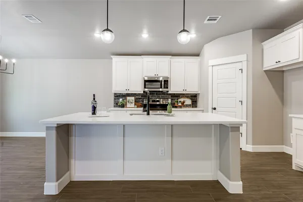 $469,900 | 2605 Truman Drive, Lago Vista, TX 78645