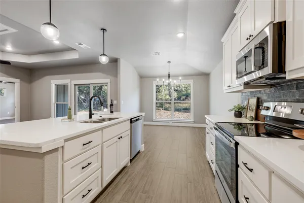 $469,900 | 2605 Truman Drive, Lago Vista, TX 78645