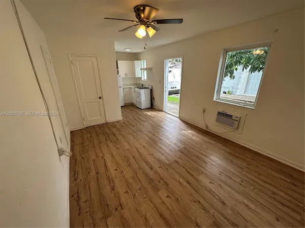 $1,425 | 480 Southwest 10th Street, Unit 8, Miami, FL 33130