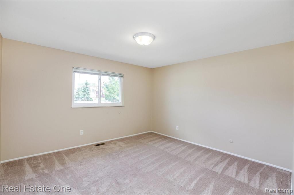 36733 West Seven Mile Road Livonia, MI 48152 - Photo 13 of 28