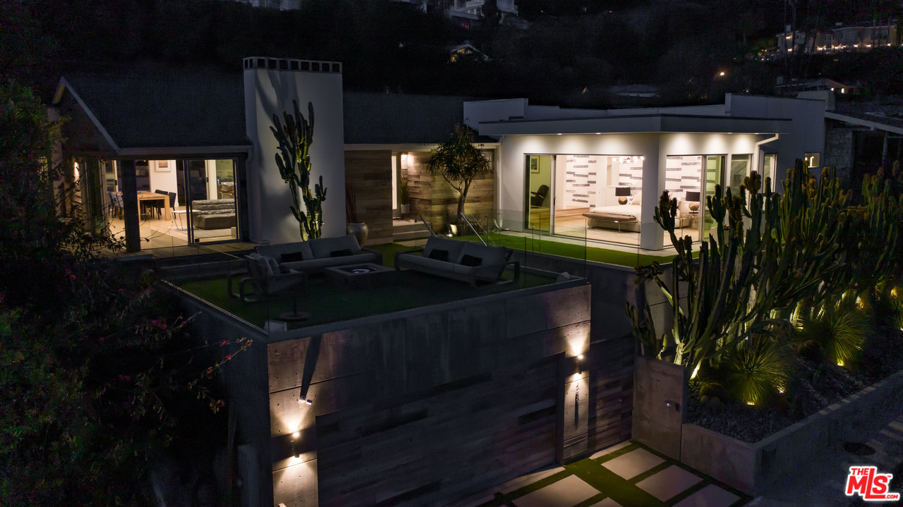 1239 Las Pulgas Road Pacific Palisades, CA 90272 - Photo 5 of 54