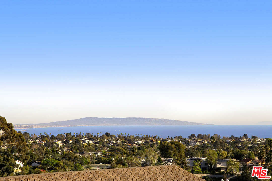 1239 Las Pulgas Road Pacific Palisades, CA 90272 - Photo 6 of 54 an aerial view of multiple house
