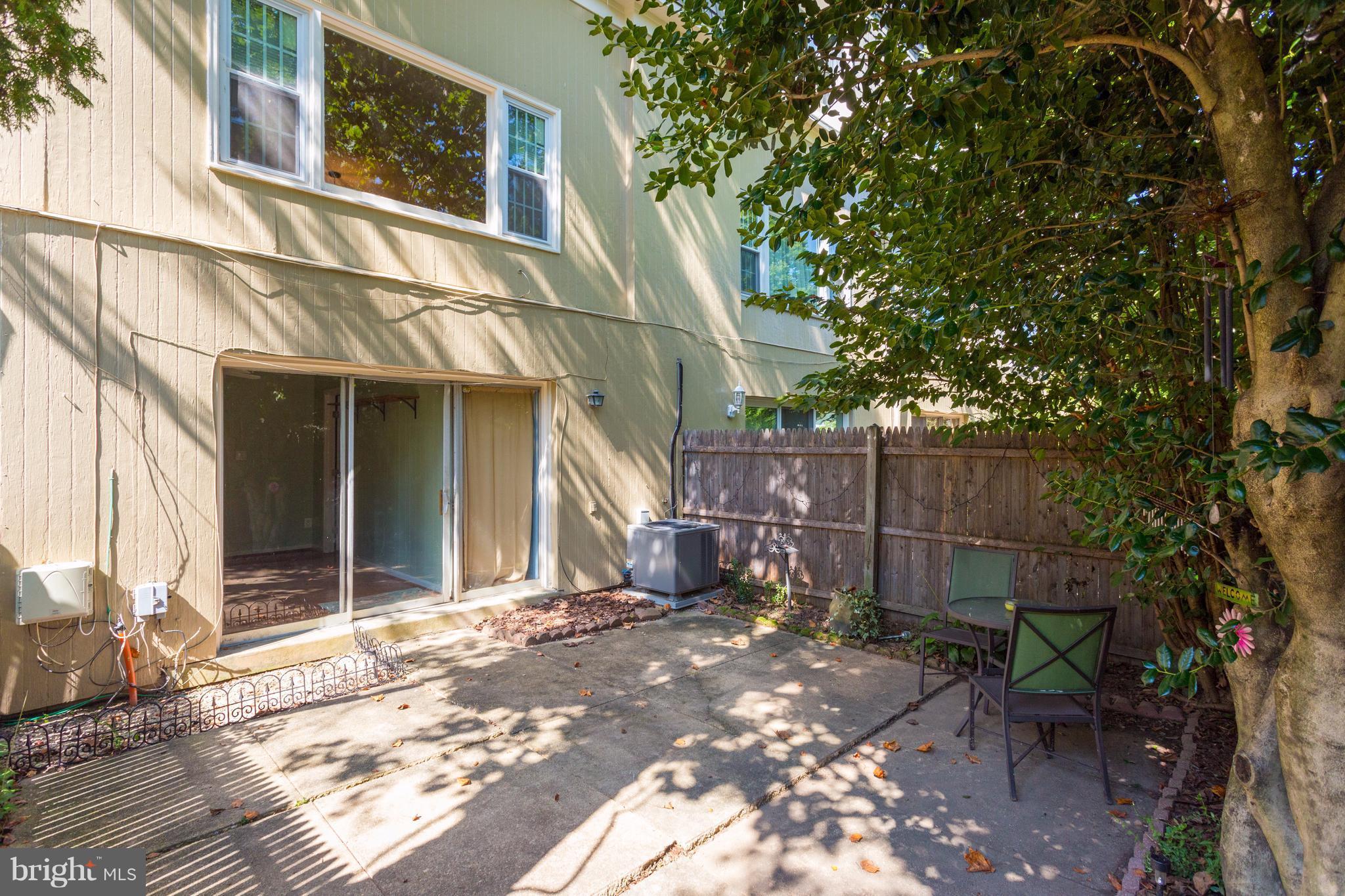 5925 Bayshire Road, Unit 114 Springfield, VA 22152 - Photo 24 of 28 Exterior (Rear)