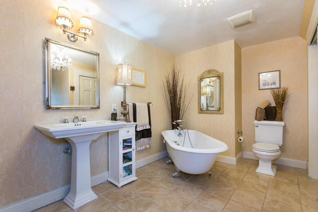 45 Nevin Road Weymouth, MA 02190 - Photo 18 of 30 Gallery Image 18
