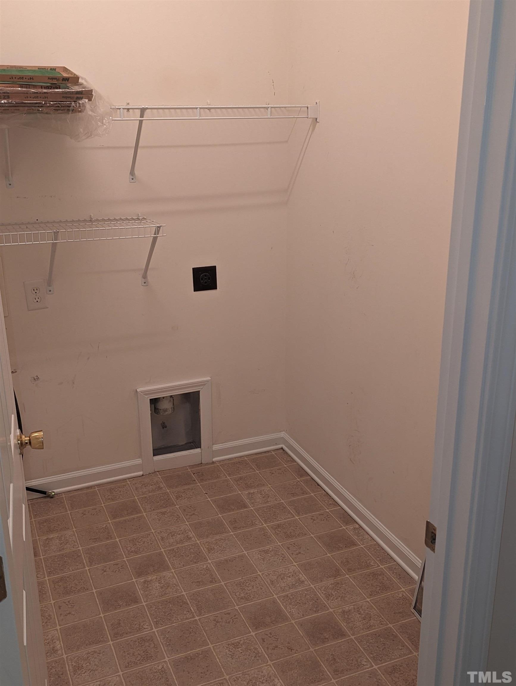 350 Plaza Drive, Unit D Chapel Hill, NC 27517 - Photo 11 of 13 a view of small space