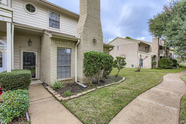 $255,000 | 800 Country Pl Drive, Unit 408, Houston, TX 77079