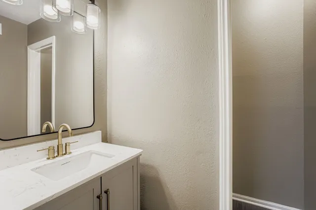 $255,000 | 800 Country Pl Drive, Unit 408, Houston, TX 77079