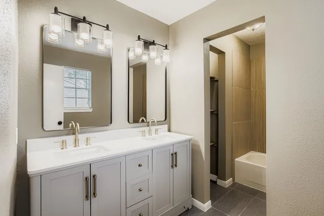 $255,000 | 800 Country Pl Drive, Unit 408, Houston, TX 77079