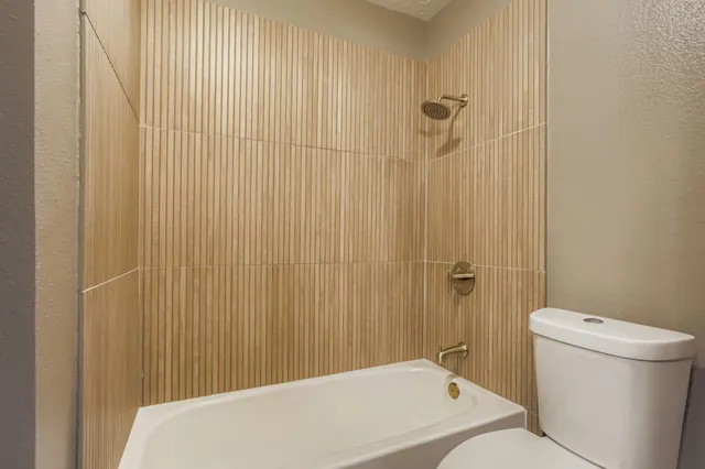 $255,000 | 800 Country Pl Drive, Unit 408, Houston, TX 77079