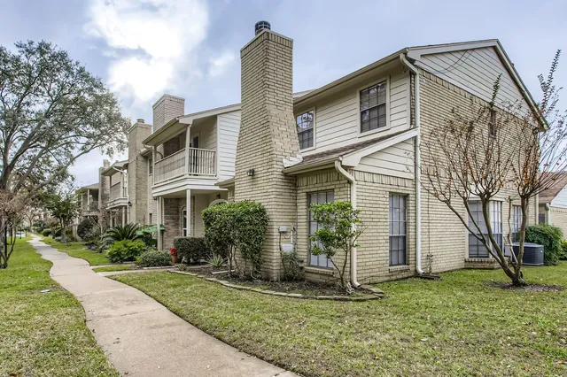 $255,000 | 800 Country Pl Drive, Unit 408, Houston, TX 77079
