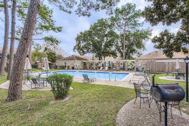 $255,000 | 800 Country Pl Drive, Unit 408, Houston, TX 77079