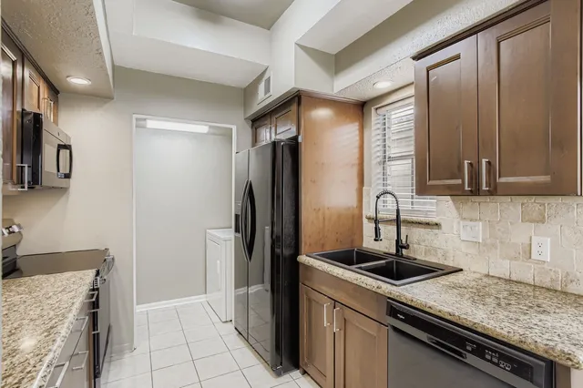 $255,000 | 800 Country Pl Drive, Unit 408, Houston, TX 77079