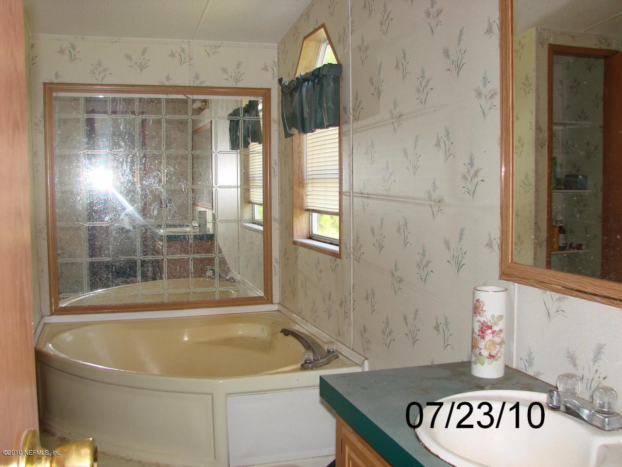 24904 Crawford Road Callahan, FL 32011 - Photo 13 of 25 MASTER BATHROOM