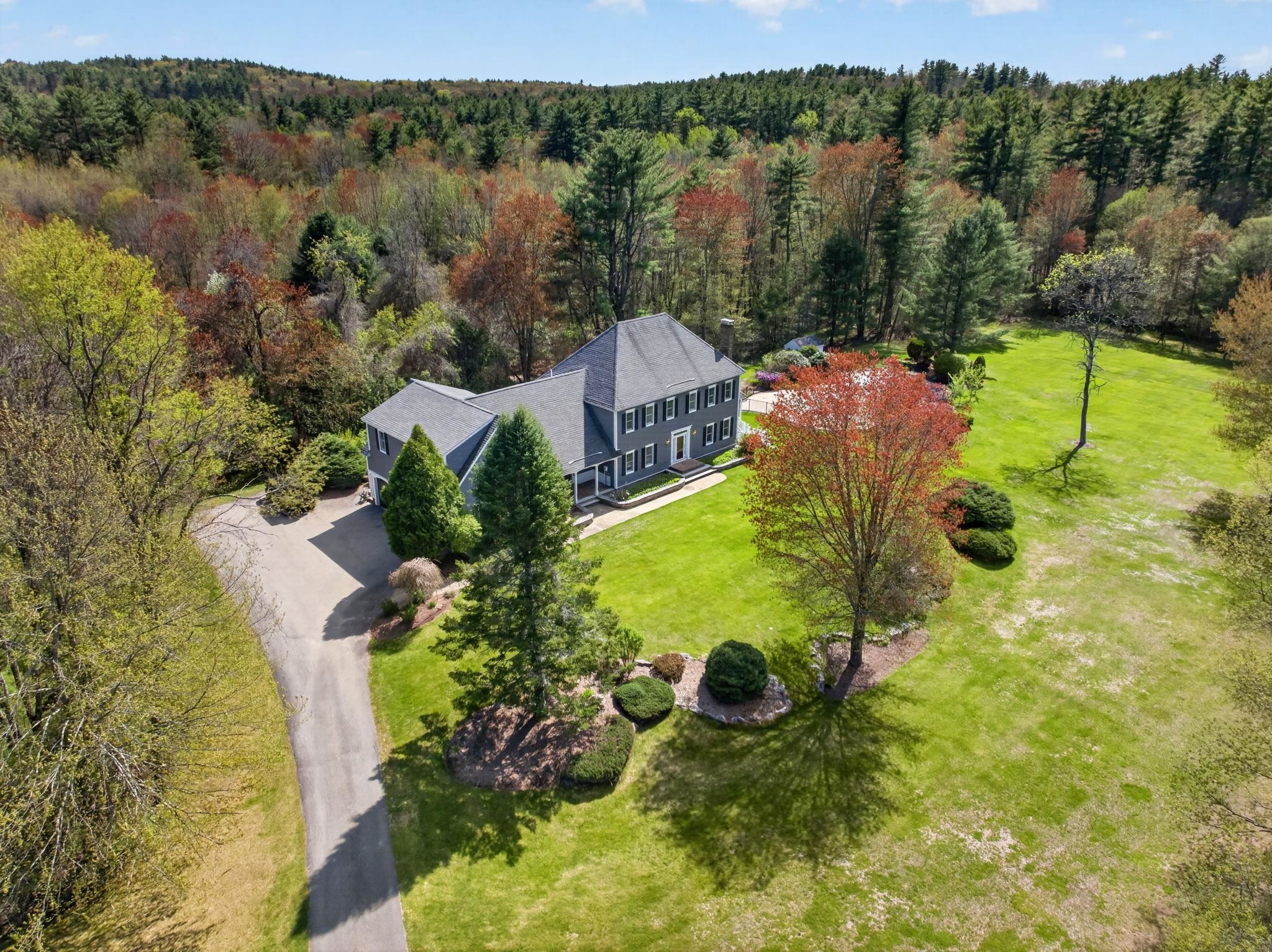 187 Back River Road Bedford, NH 03110 - Photo 4 of 60