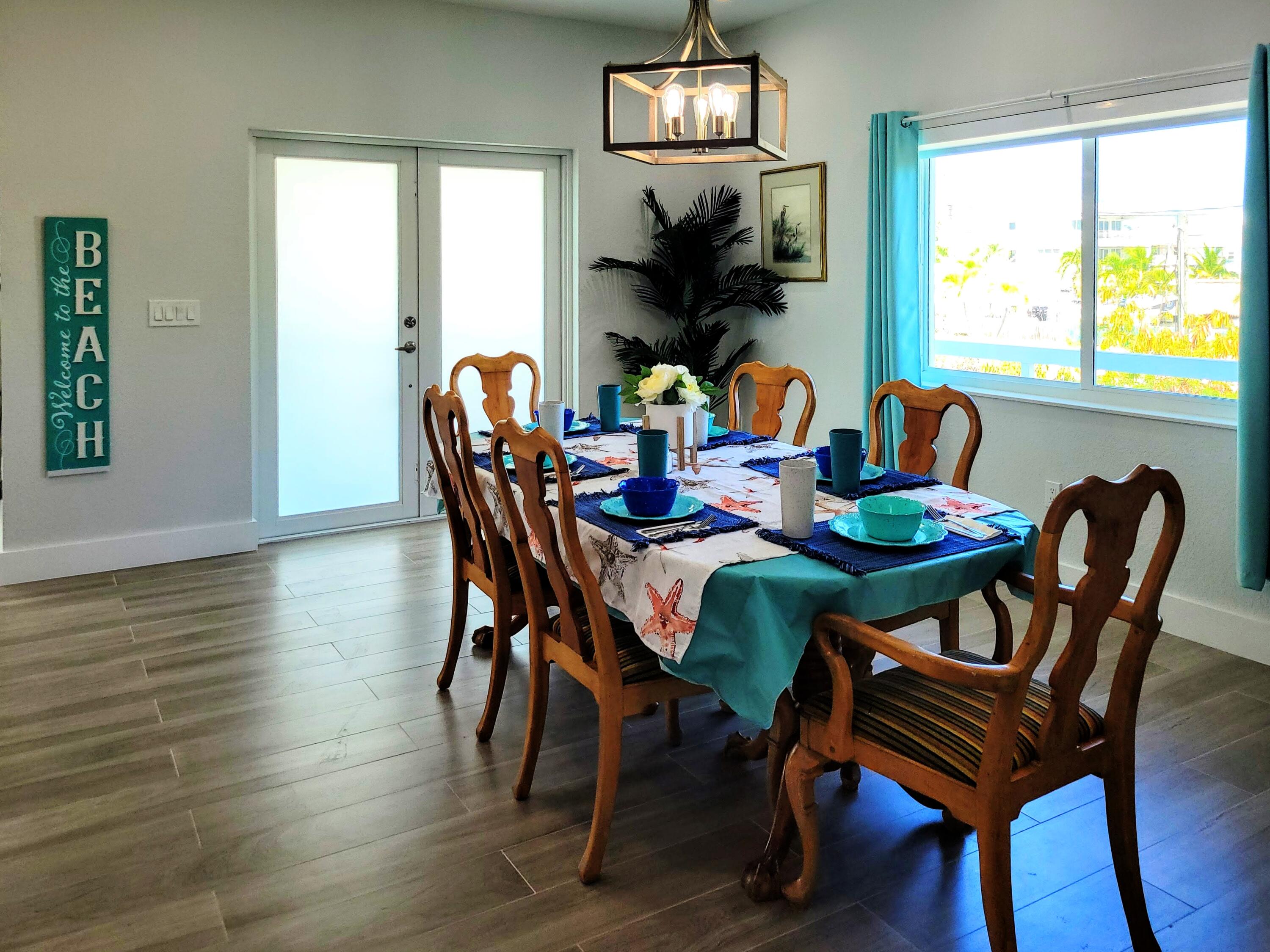 554 Gordon Circle Key Largo, FL 33037 - Photo 8 of 17 Dining2