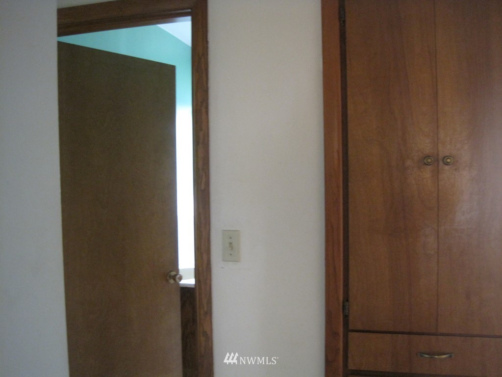 584 Southwest Chehalis Avenue Chehalis, WA 98532 - Photo 11 of 16 Gallery Image 11
