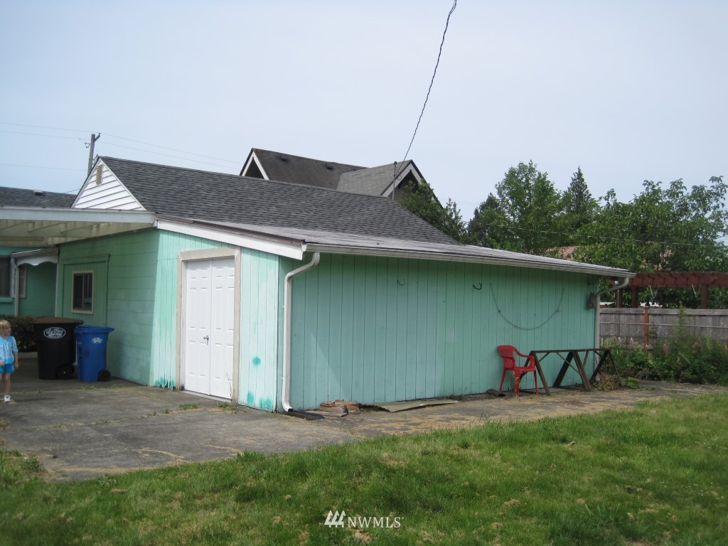 584 Southwest Chehalis Avenue Chehalis, WA 98532 - Photo 4 of 16 Gallery Image 4