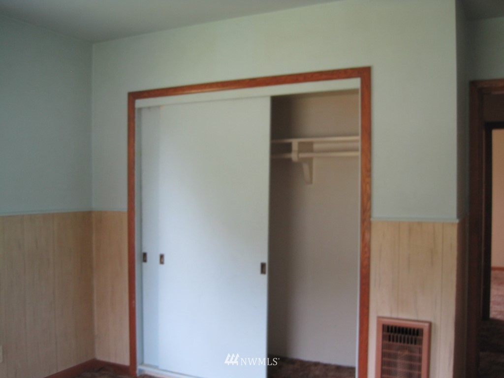 584 Southwest Chehalis Avenue Chehalis, WA 98532 - Photo 10 of 16 Gallery Image 10