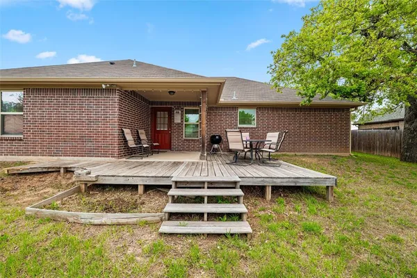 $275,000 | 424 North Cedar Street, Springtown, TX 76082