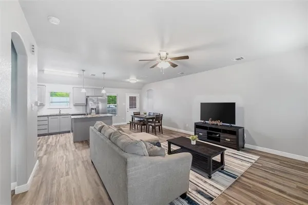 $275,000 | 424 North Cedar Street, Springtown, TX 76082