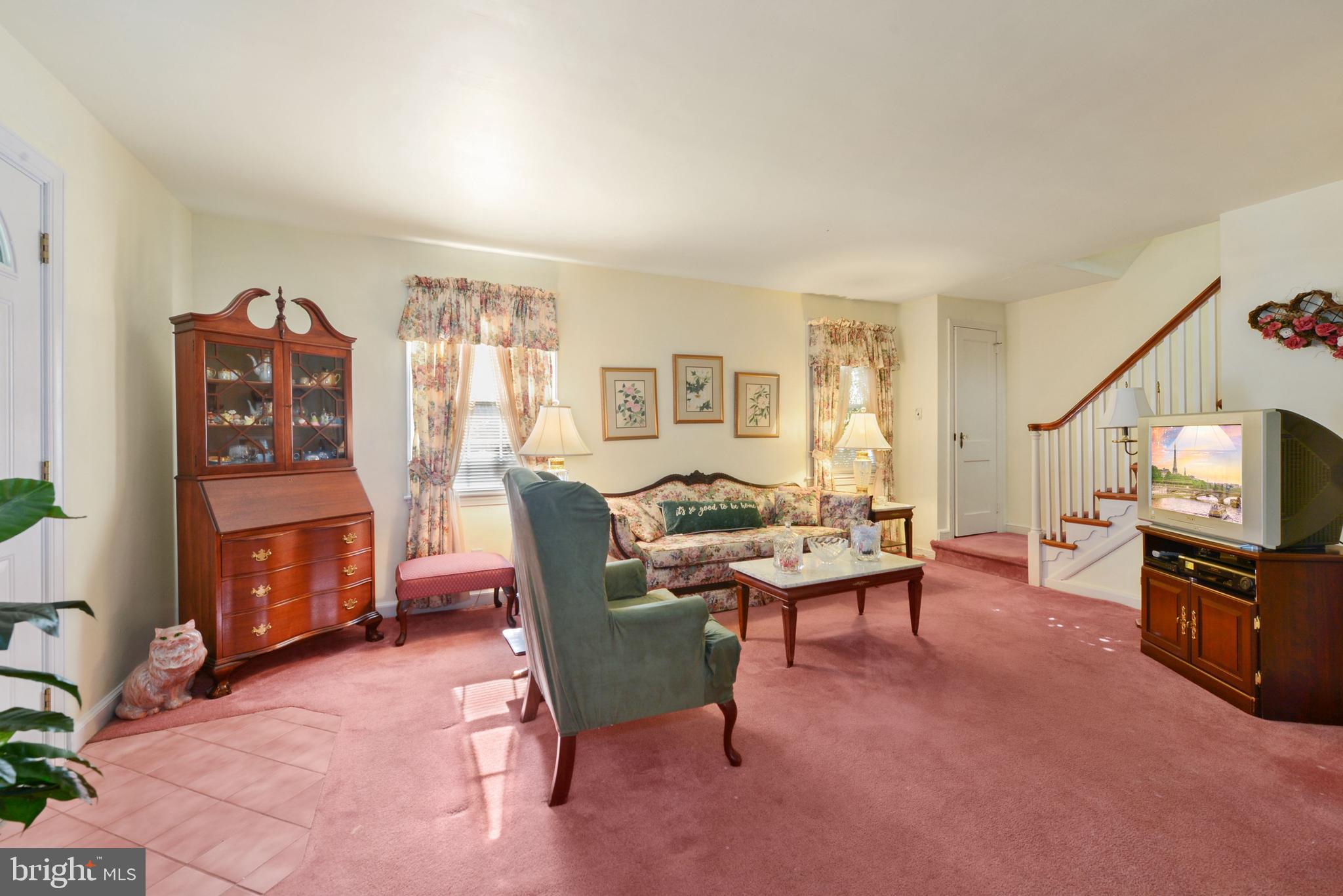 803 Pleasant Hill Road Wallingford, PA 19086 - Photo 3 of 26 Living room