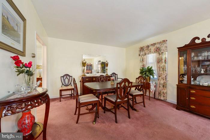 803 Pleasant Hill Road Wallingford, PA 19086 - Photo 6 of 26 Dining area