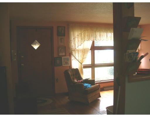 183 Lucerne Road Springfield, MA 01119 - Photo 11 of 20 a living room with furniture and a large window