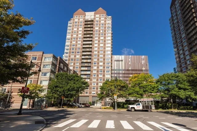 $750,000 | 8 Museum Way, Unit 1103, Cambridge, MA 02141