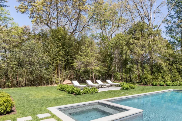 $95,000 | 5 Sammys Beach Road, East Hampton, NY 11937