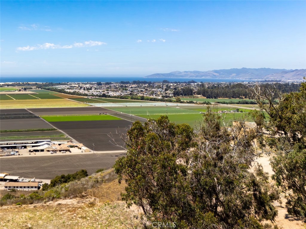 0 Castle Bluff Road Arroyo Grande, CA 93420 - Photo 29 of 38 a view of an ocean and city