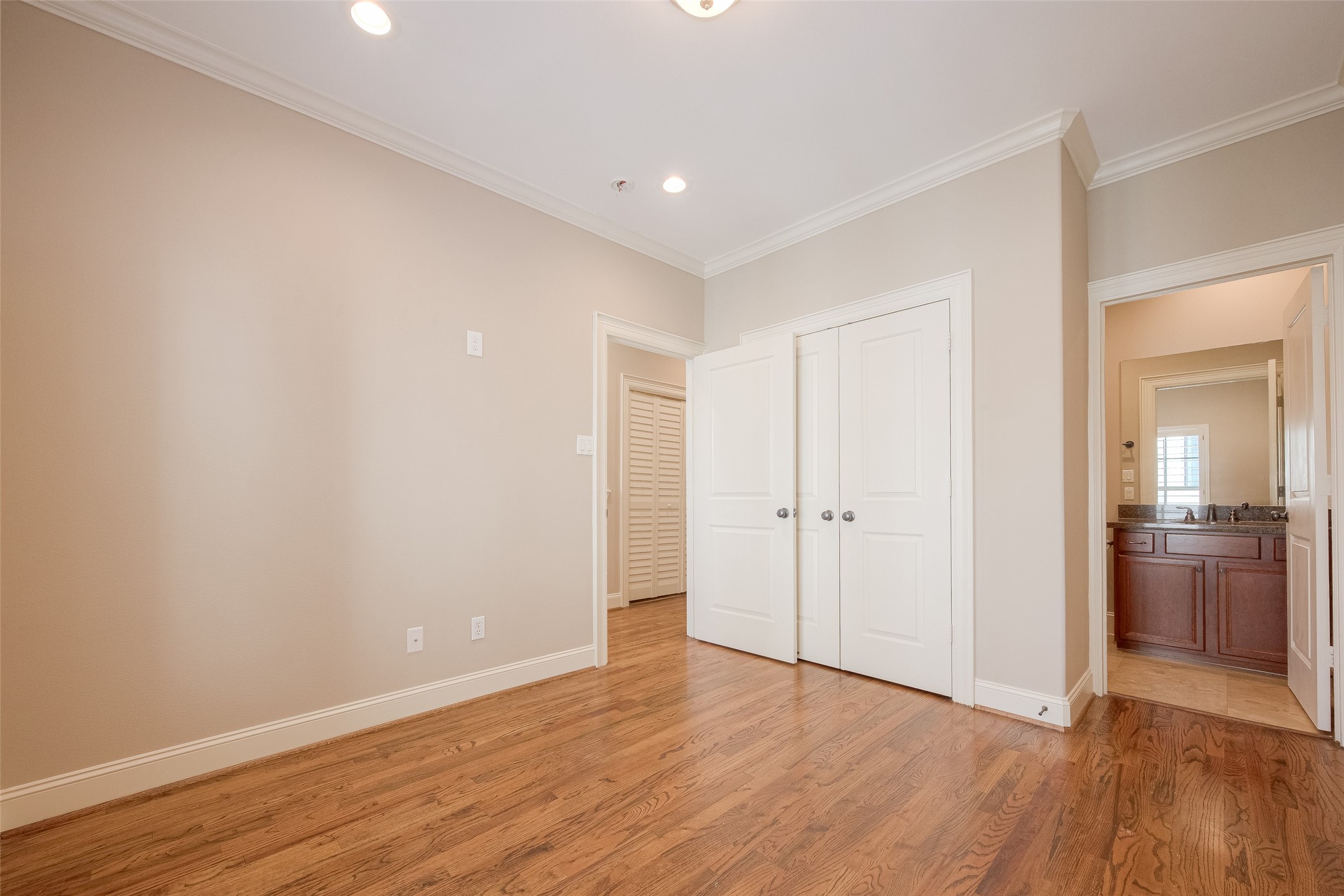 232 Detering Street, Unit A Houston, TX 77007 - Photo 26 of 46 The Secondary Bedroom Also has its own Ensuite Full Bathroom