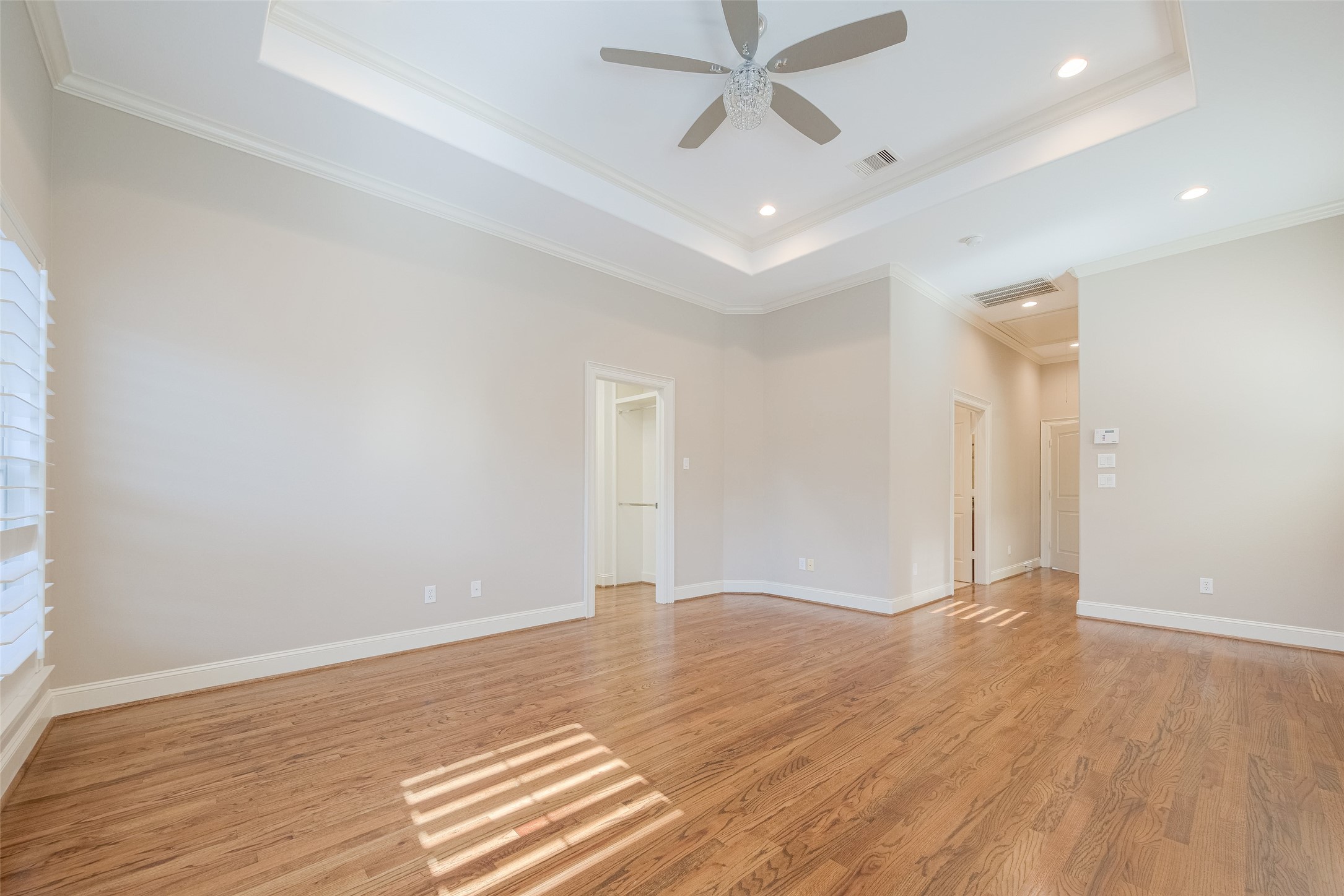 232 Detering Street, Unit A Houston, TX 77007 - Photo 33 of 46 Neutral Tons Offer Comfort and Serenity.