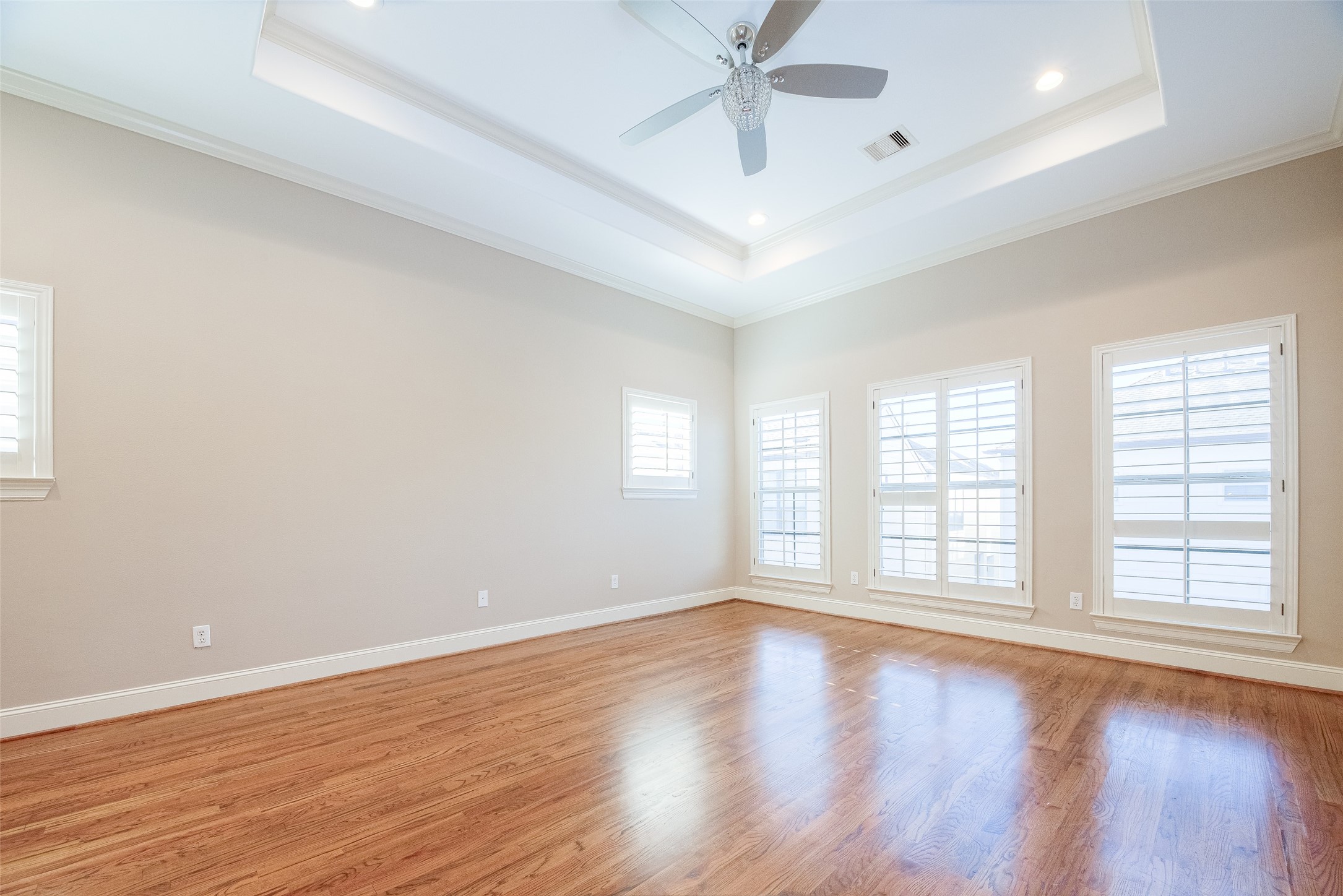 232 Detering Street, Unit A Houston, TX 77007 - Photo 35 of 46 Light and Bright!
