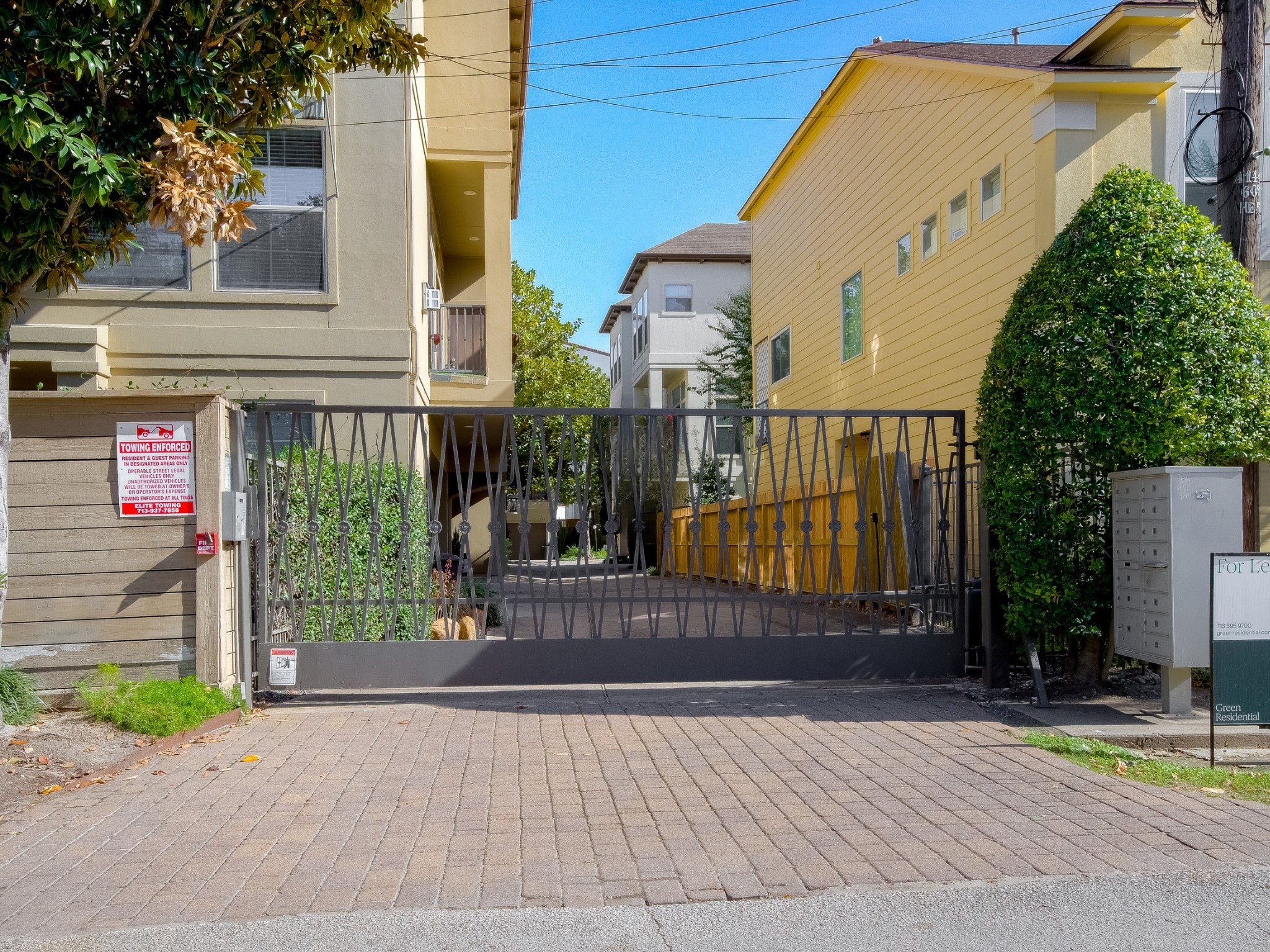 232 Detering Street, Unit A Houston, TX 77007 - Photo 5 of 46 Gated Entry offers extra security.