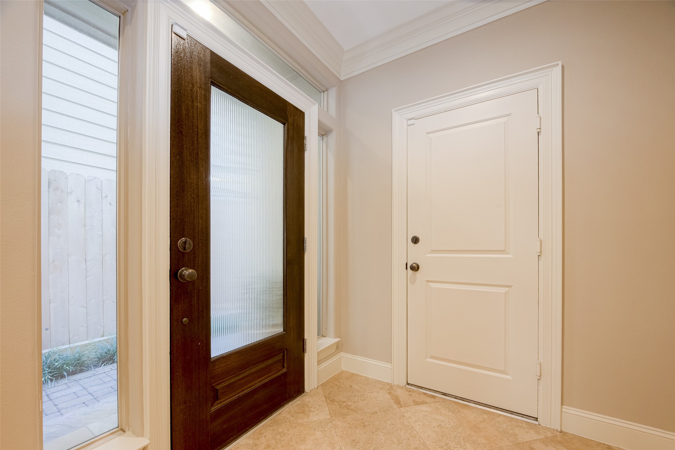 232 Detering Street, Unit A Houston, TX 77007 - Photo 7 of 46 Foyer