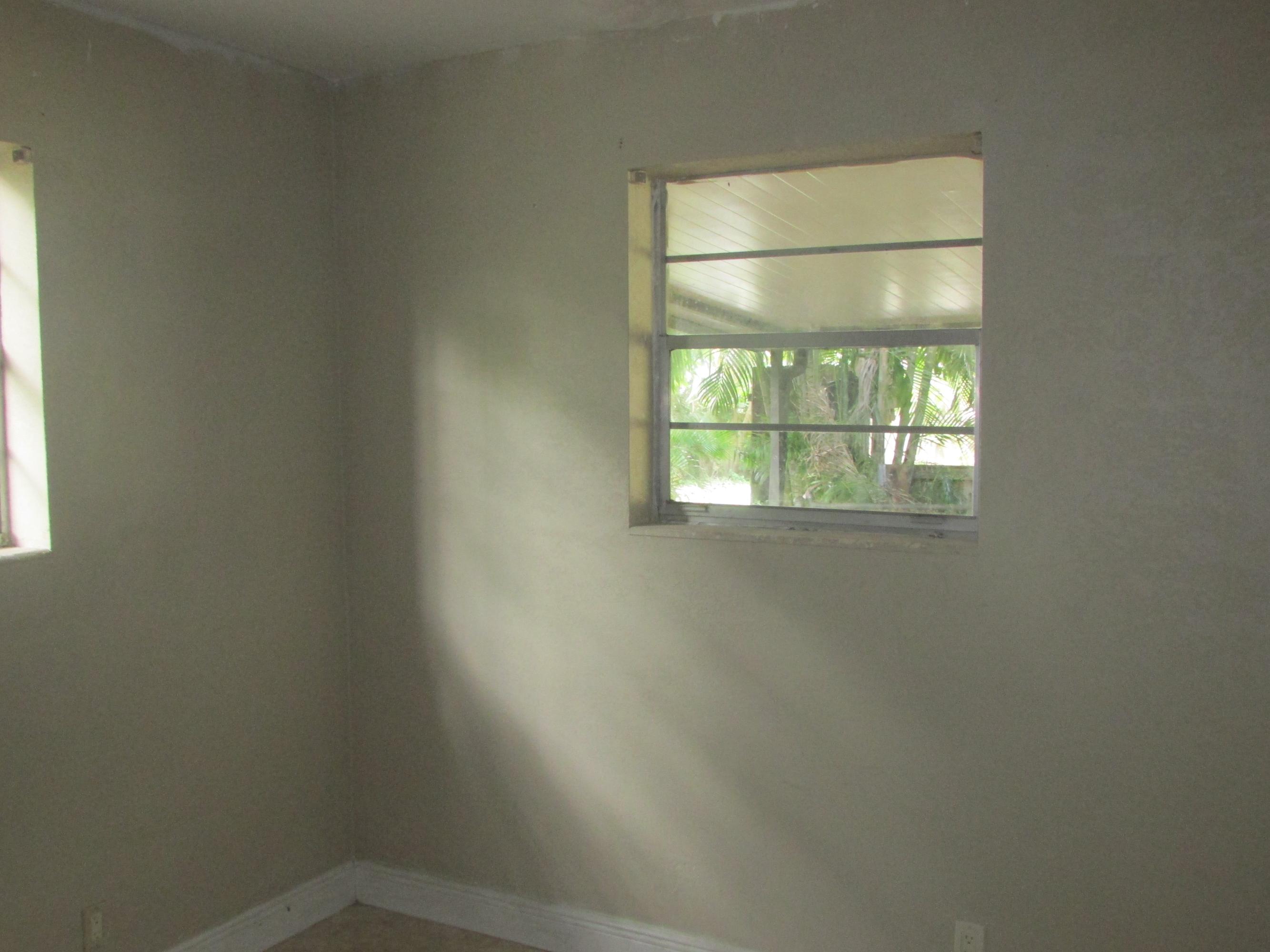 63 Davis Road Lake Worth, FL 33461 - Photo 6 of 10 020
