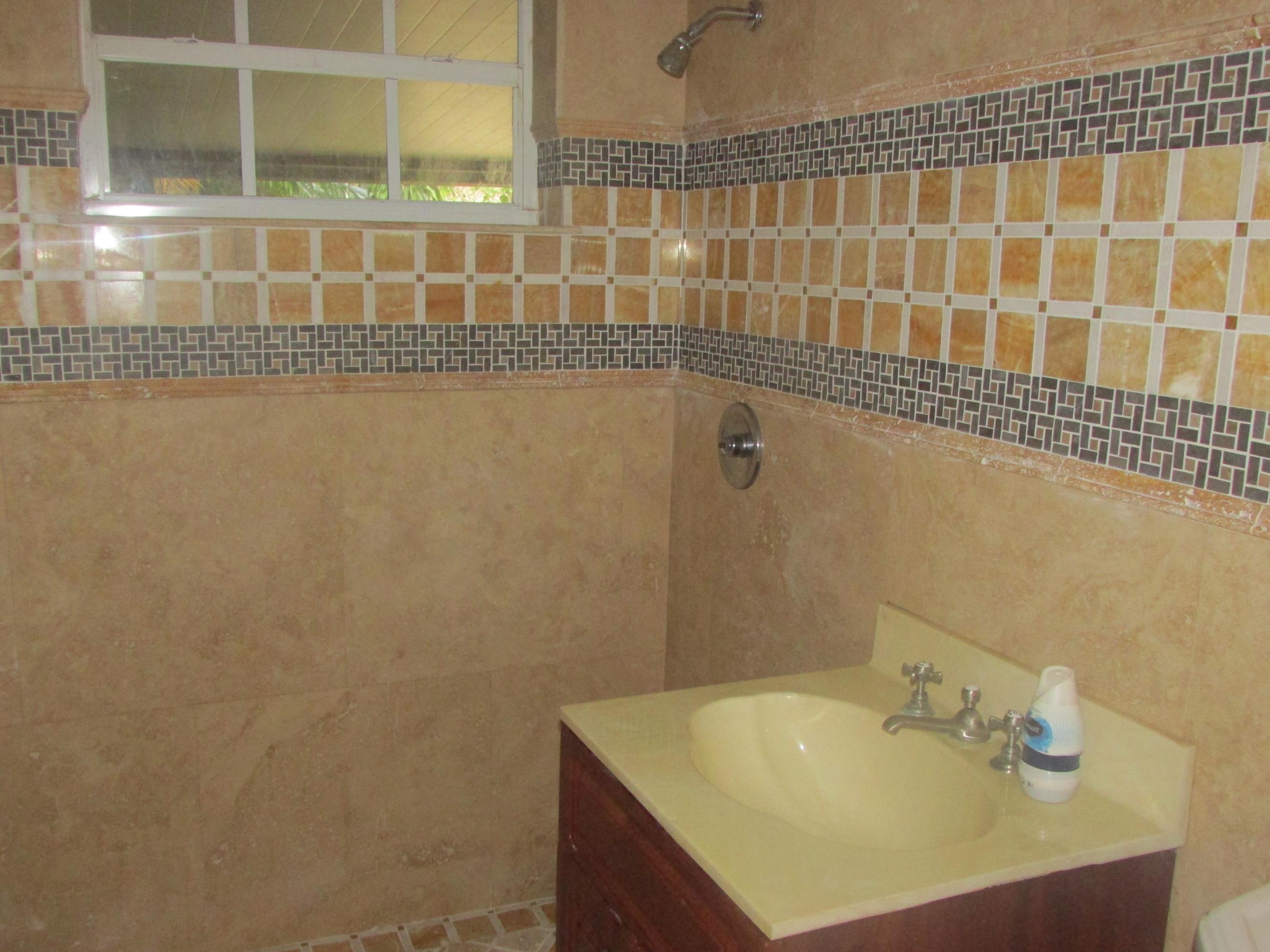 63 Davis Road Lake Worth, FL 33461 - Photo 7 of 10 021