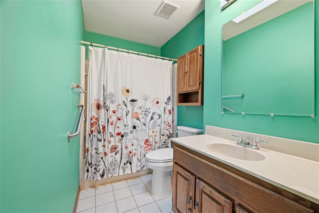 2586 Paige Street Lower Burrell, PA 15068 - Photo 13 of 41