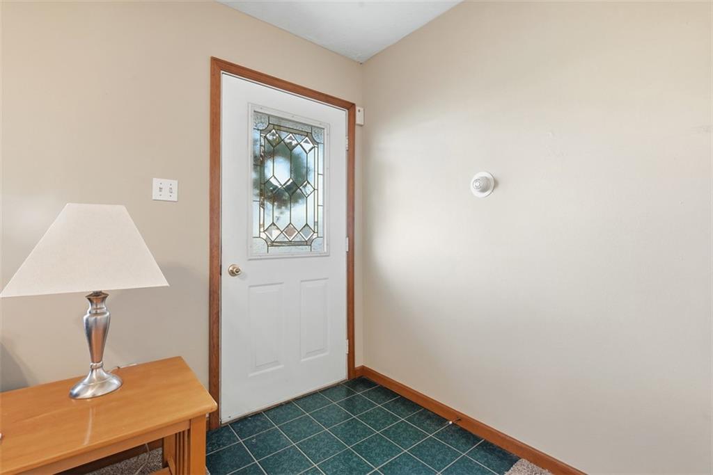 2586 Paige Street Lower Burrell, PA 15068 - Photo 3 of 41