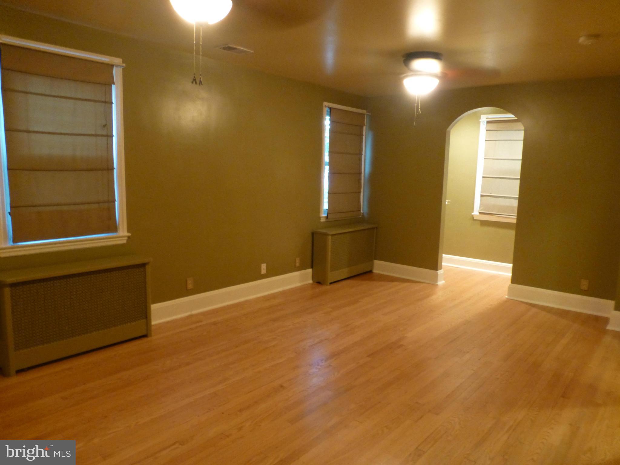 65 Northship Road Baltimore, MD 21222 - Photo 5 of 30 an empty room with windows and closet