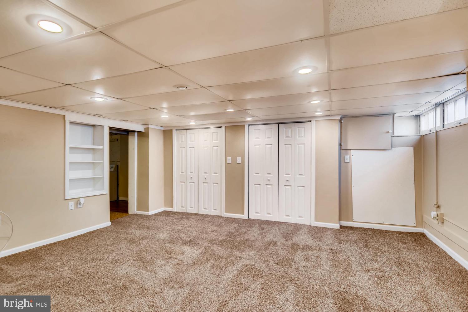 1847 Loch Shiel Road Towson, MD 21286 - Photo 23 of 37 Huge family room! / recessed ceiling lights